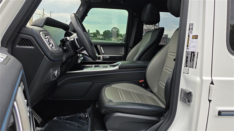 2025 MERCEDES-BENZ G photo 13 of 56