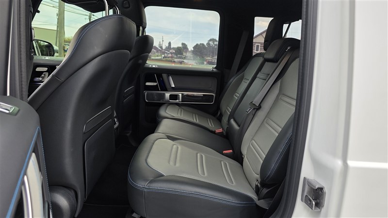 2025 MERCEDES-BENZ G photo 15 of 56