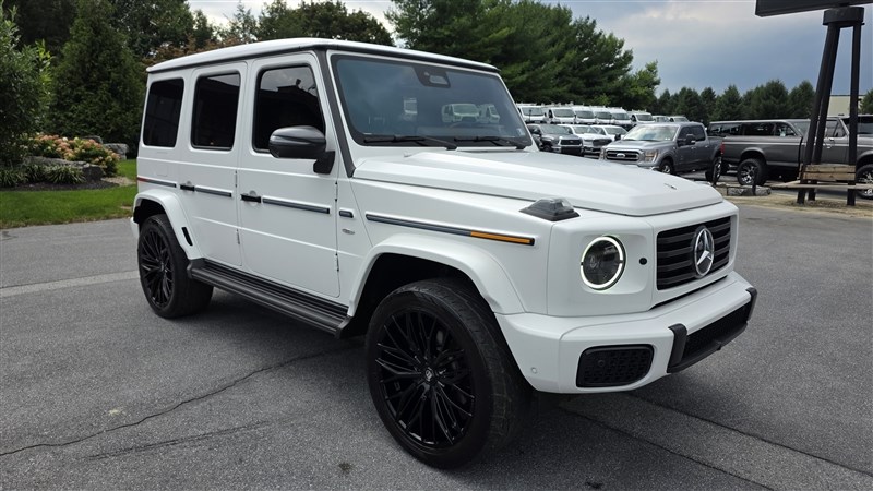 2025 MERCEDES-BENZ G photo 2 of 56