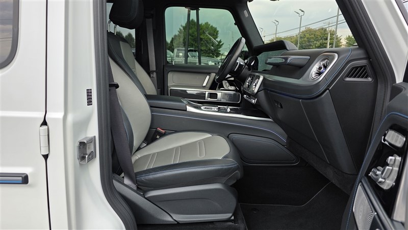 2025 MERCEDES-BENZ G photo 22 of 56