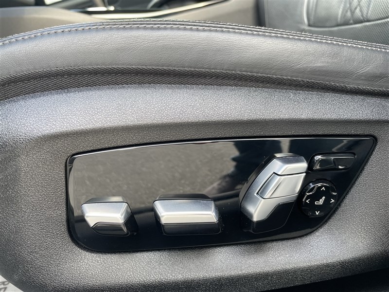 2021 BMW M550XI xDrive - 11