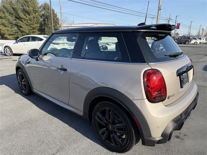 2024 MINI SE Hardtop John Cooper Works - 8