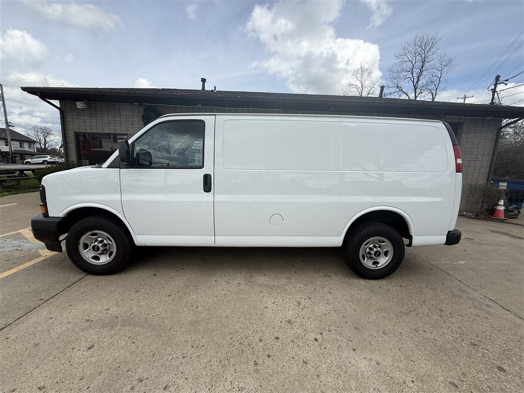 White 2017 GMC Savana Cargo 2500 RWD Van Rear-Wheel Drive 6-Speed Automatic