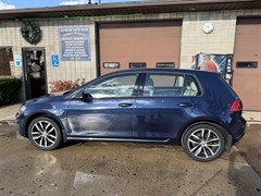 A 2015 Volkswagen Golf 1.8T, TSI S