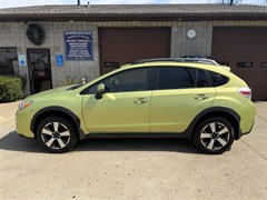 A 2014 Subaru Xv Crosstrek 2.0I HYBRID TOURING