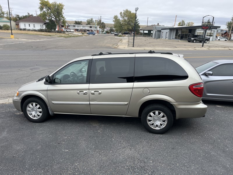 2005 Chrysler Town & Country