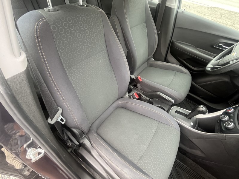 2019 Chevrolet Trax LS - Photo 10