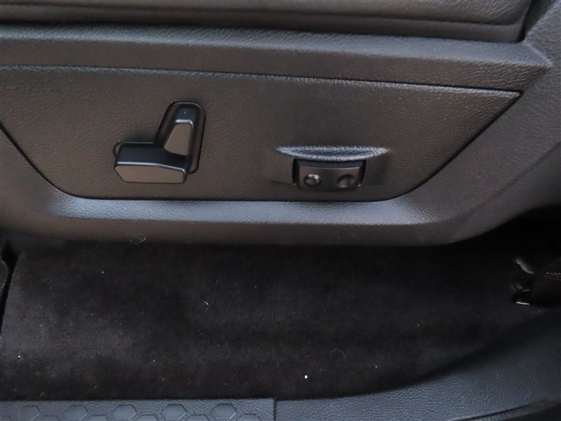 2015 RAM 1500 SPORT 4X4 photo 28 of 67