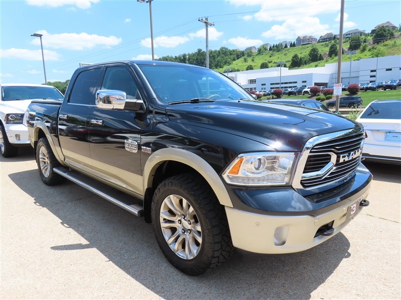 2017 RAM 1500 CREW CAB 4X4 LARAMIE LONGHORN HEMI V8 - 2