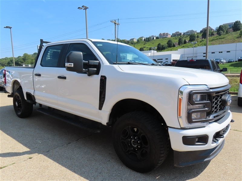 2023 FORD F250 CREW CAB 4X4 SUPER DUTY 7.3 LITER V8 - 2