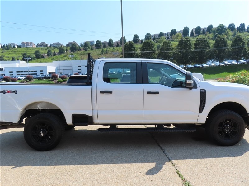 2023 FORD F250 CREW CAB 4X4 SUPER DUTY 7.3 LITER V8 - 3