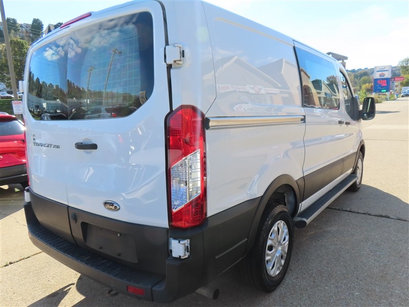 2021 FORD TRANSIT CARGO 2500 photo 5 of 44