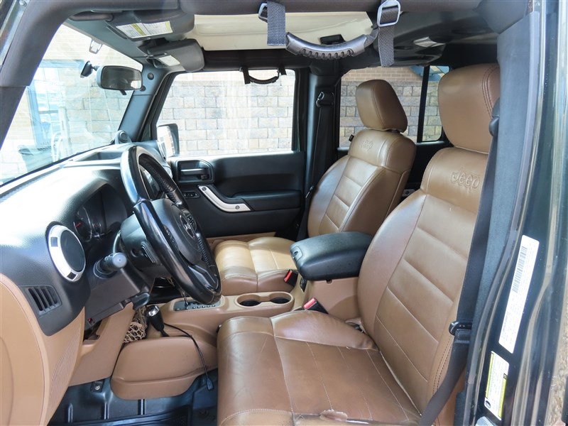 2011 JEEP WRANGLER UNLIMITED SAHARA 4X4 V6 HARDTOP - 9