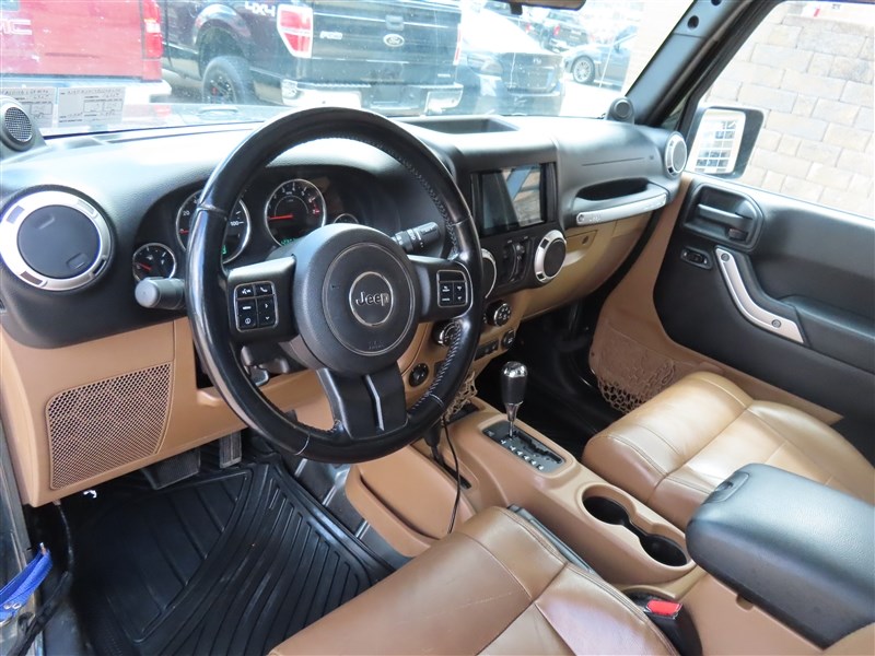 2011 JEEP WRANGLER UNLIMITED SAHARA 4X4 V6 HARDTOP - 10