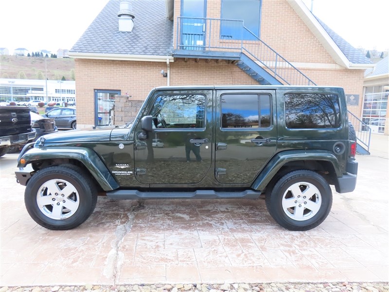 2011 JEEP WRANGLER UNLIMITED SAHARA 4X4 V6 HARDTOP - 7