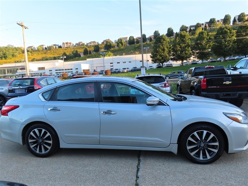 2017 NISSAN ALTIMA SV SEDAN 2.5 - 3
