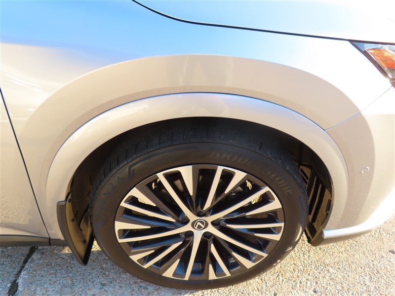 2024 LEXUS RX 350 AWD photo 39 of 47