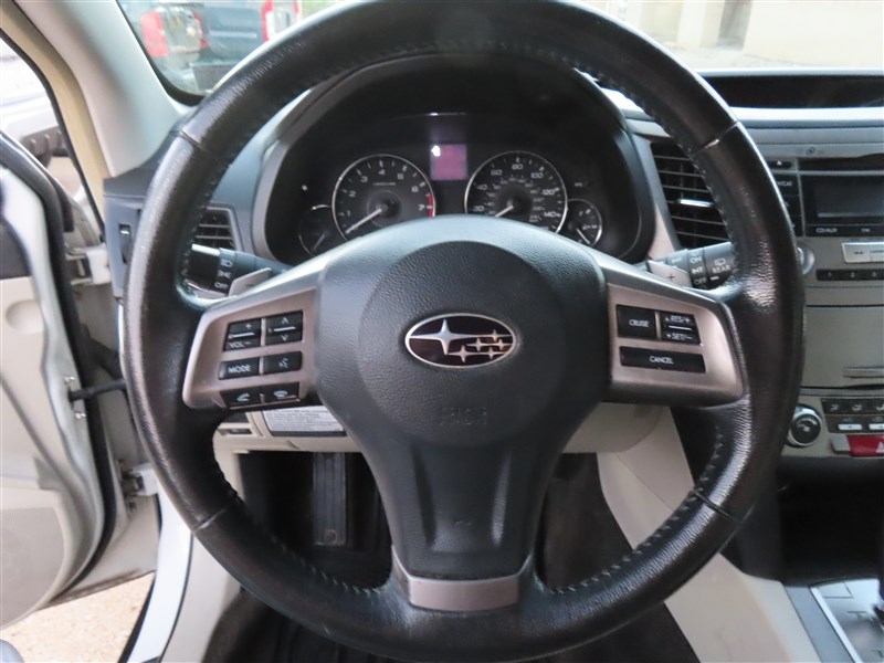 2012 SUBARU OUTBACK photo 10 of 44
