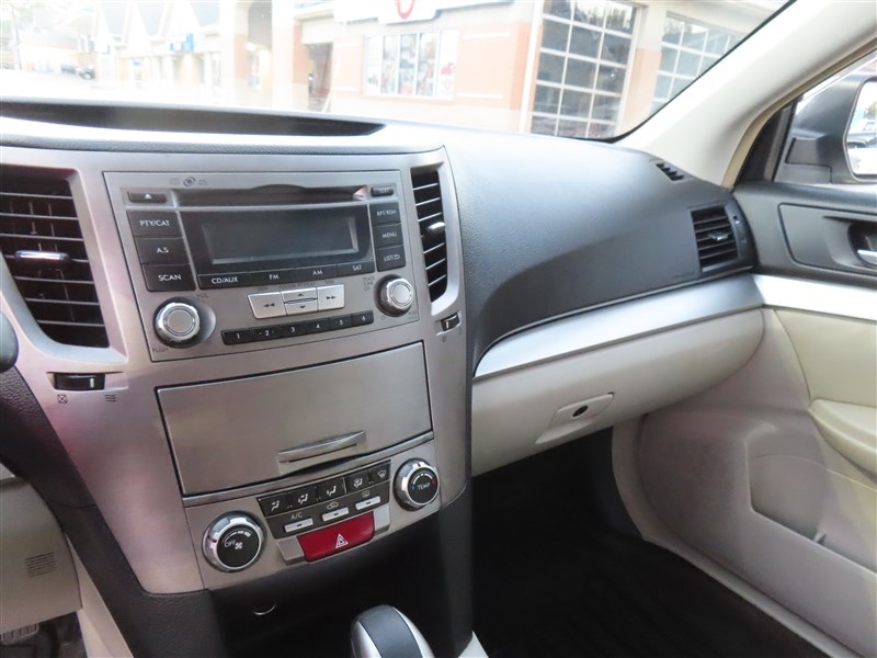 2012 SUBARU OUTBACK photo 11 of 44