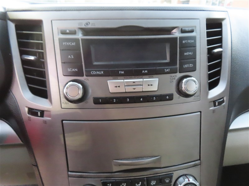 2012 SUBARU OUTBACK photo 12 of 44