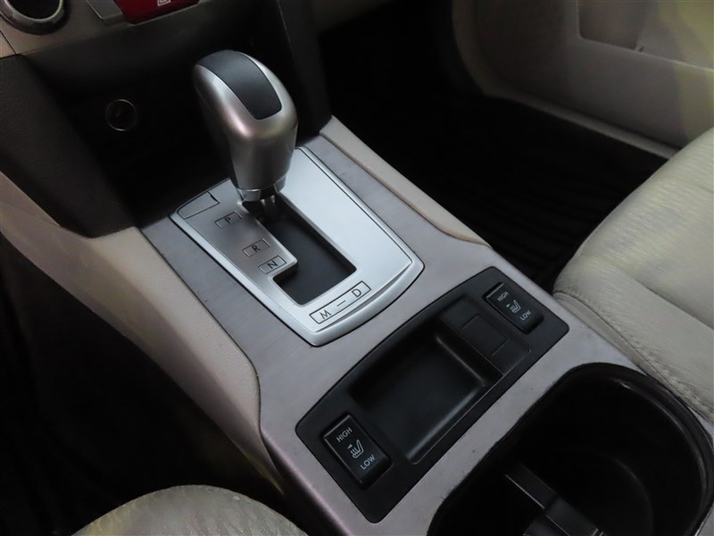 2012 SUBARU OUTBACK photo 13 of 44