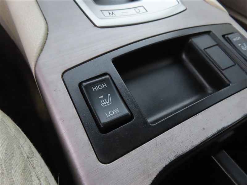 2012 SUBARU OUTBACK photo 14 of 44
