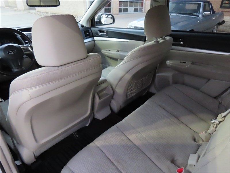 2012 SUBARU OUTBACK photo 24 of 44