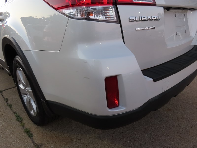 2012 SUBARU OUTBACK photo 25 of 44