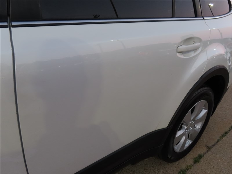 2012 SUBARU OUTBACK photo 28 of 44
