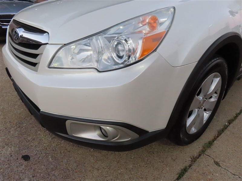 2012 SUBARU OUTBACK photo 32 of 44
