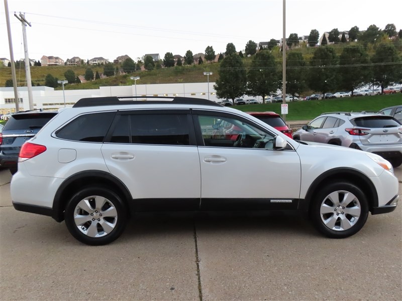 2012 SUBARU OUTBACK photo 4 of 44