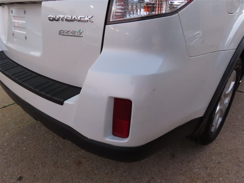 2012 SUBARU OUTBACK photo 42 of 44