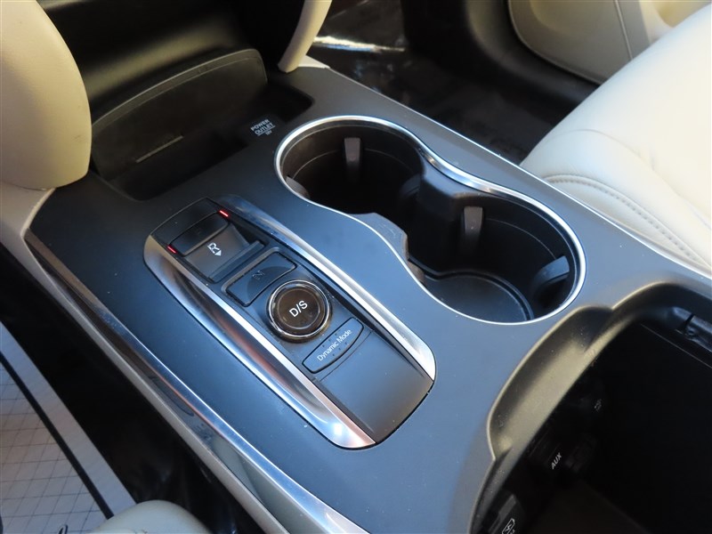 2017 ACURA MDX photo 17 of 50