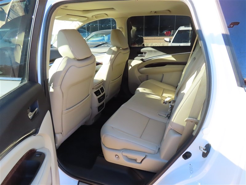 2017 ACURA MDX photo 27 of 50