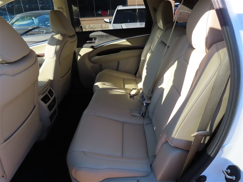 2017 ACURA MDX photo 28 of 50