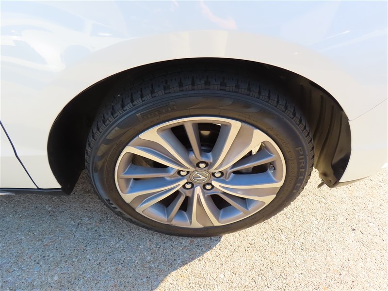 2017 ACURA MDX photo 41 of 50