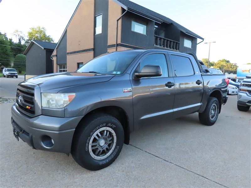 2011 TOYOTA TUNDRA 4X4 5.7L V8 CREWMAX SR5 ROCK WARRIOR - 0