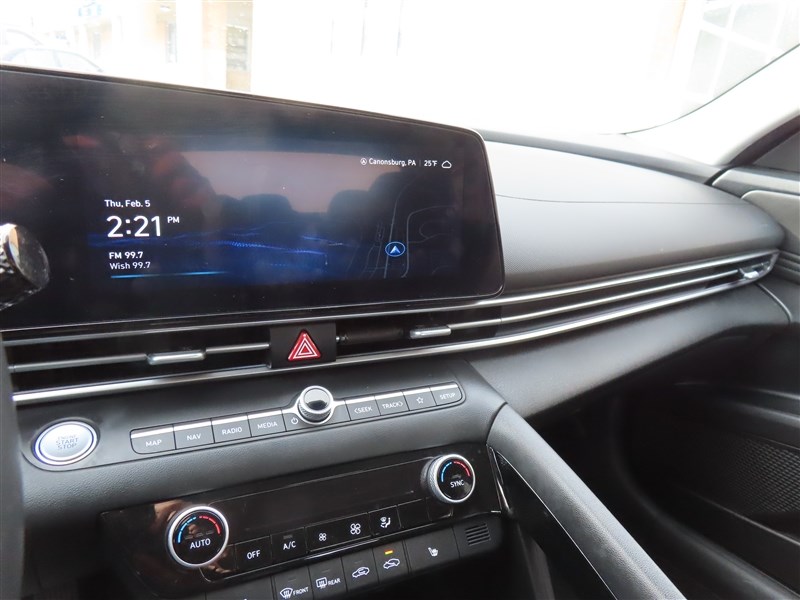 2023 HYUNDAI ELANTRA LIMITED LIMITED SEDAN - 11