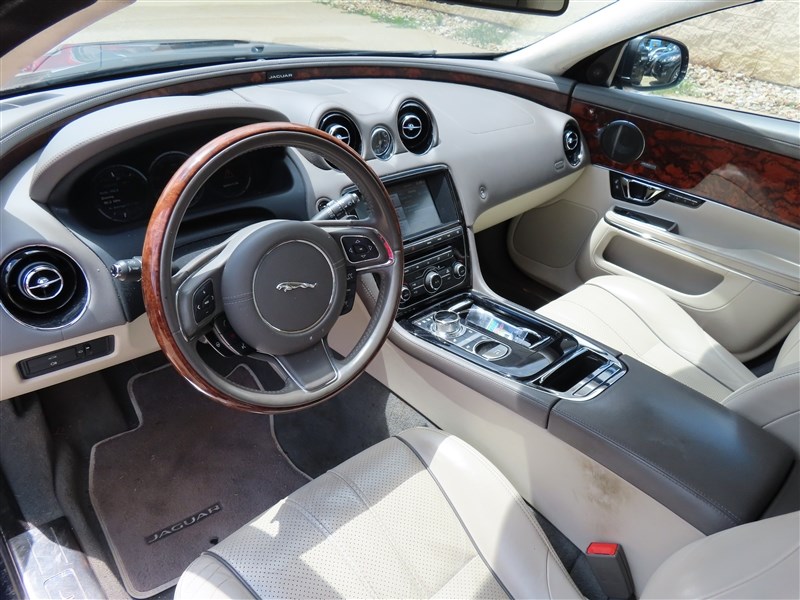 2015 JAGUAR XJL AWD PORTFOLIO - 9