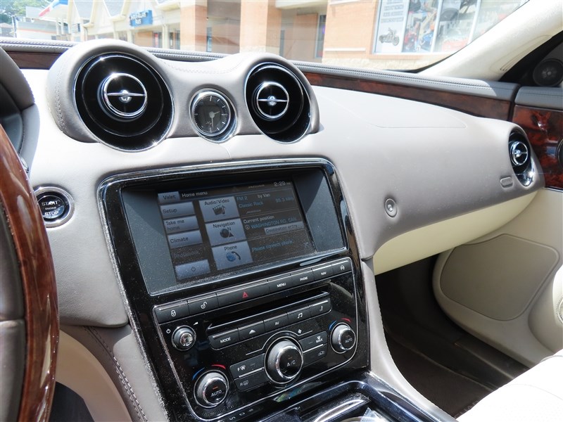 2015 JAGUAR XJL AWD PORTFOLIO - 11