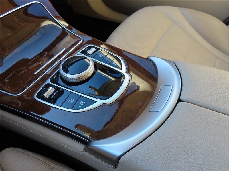 2017 MERCEDES-BENZ GLC300 4MATIC photo 14 of 44