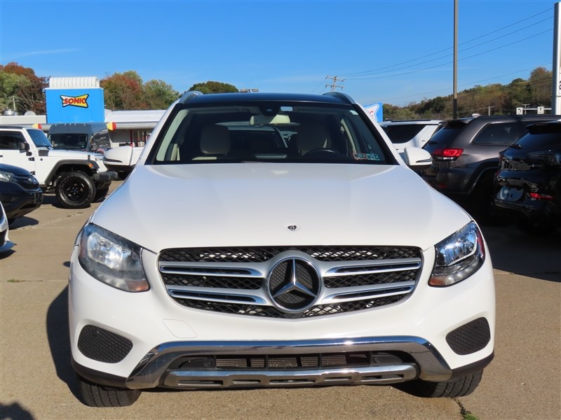 2017 MERCEDES-BENZ GLC300 4MATIC photo 2 of 44
