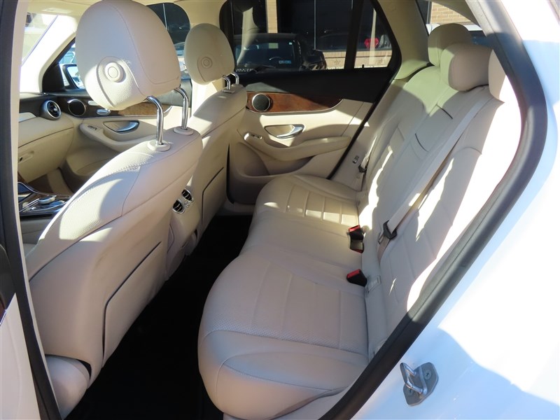 2017 MERCEDES-BENZ GLC300 4MATIC photo 23 of 44