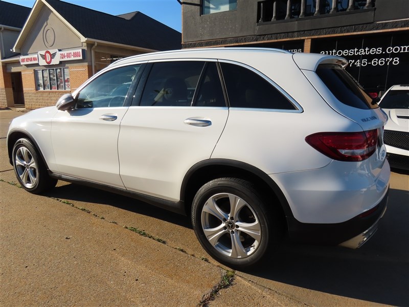 2017 MERCEDES-BENZ GLC300 4MATIC photo 7 of 44