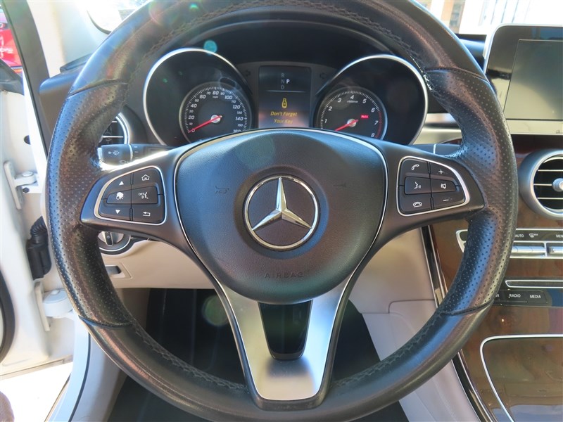 2017 MERCEDES-BENZ GLC300 4MATIC photo 9 of 44