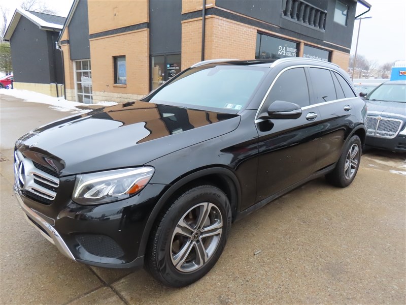2019 MERCEDES-BENZ GLC300 4MATIC AWD-PANO ROOF-BURMEISTER SOUND - 0