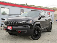 A 2020 Jeep Cherokee TRAILHAWK -IN BREWSTER-