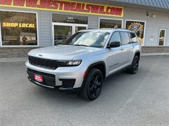 A 2023 Jeep Grand Cherokee L LAREDO