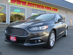 A 2016 Ford Fusion SE