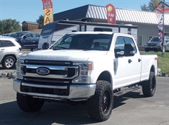 A 2022 Ford F350 SUPER DUTY - IN OMAK